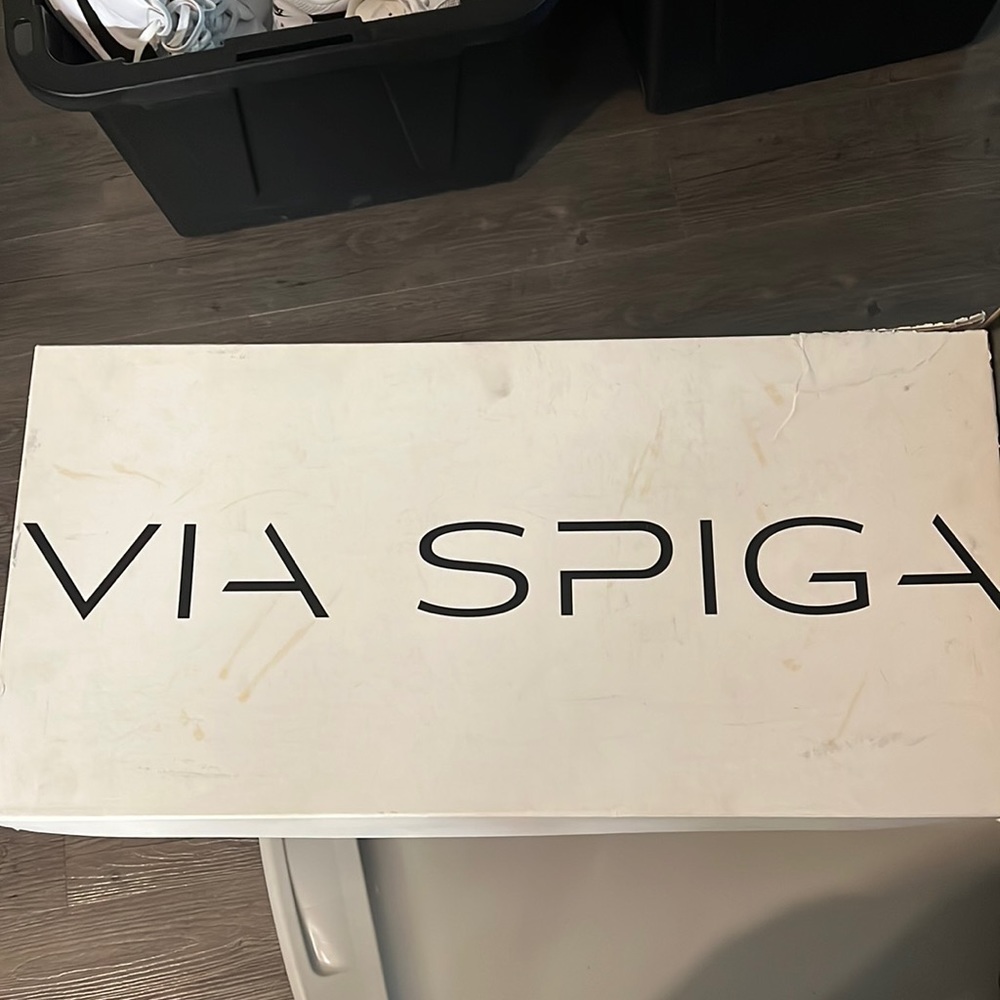 Via Spida tan suede under the knee boot with heel!